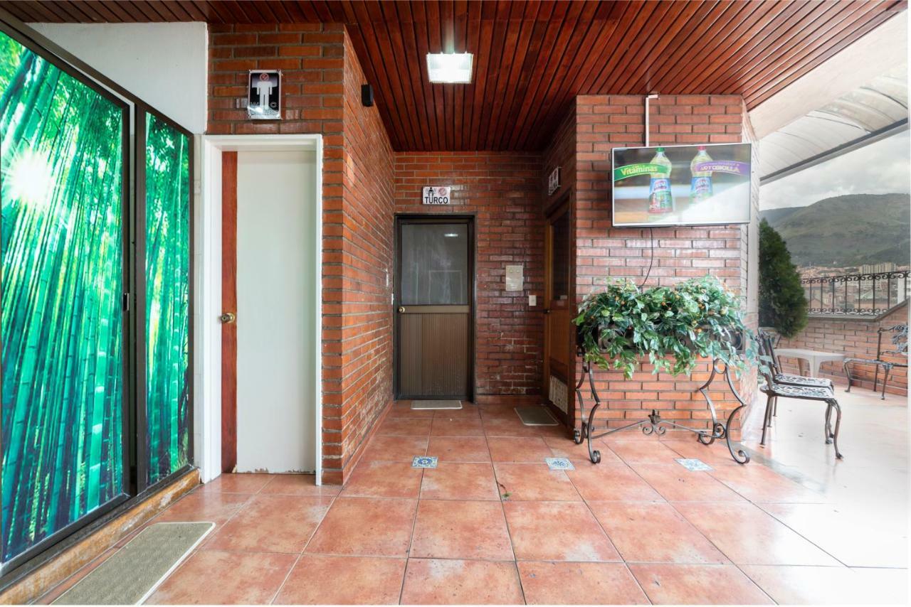 Ayenda 1235 Botero Hotel Medellin Exterior photo
