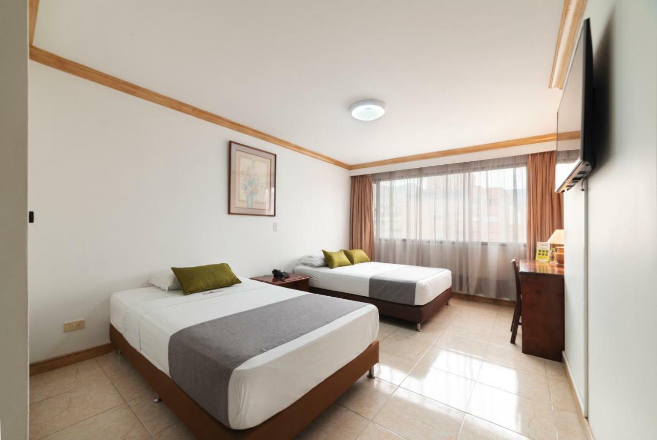Ayenda 1235 Botero Hotel Medellin Exterior photo
